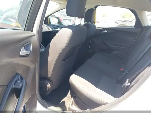 1FADP3K24HL263573 2017 FORD FOCUS - Image 8