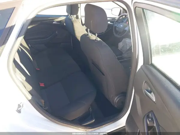 1FADP3K24HL296606 2017 FORD FOCUS - Image 8