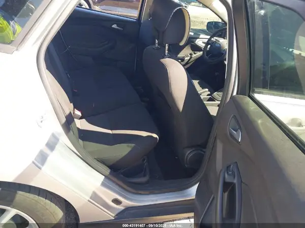 1FADP3K24HL322864 2017 FORD FOCUS - Image 8