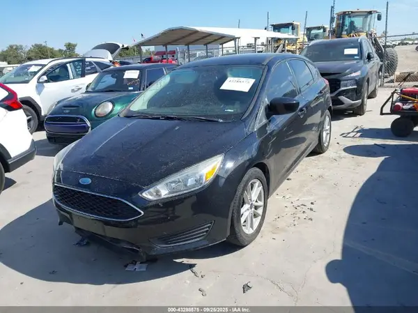 1FADP3K24JL240090 2018 FORD FOCUS - Image 2