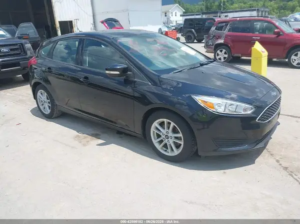 1FADP3K24JL257956 2018 FORD FOCUS - Image 1