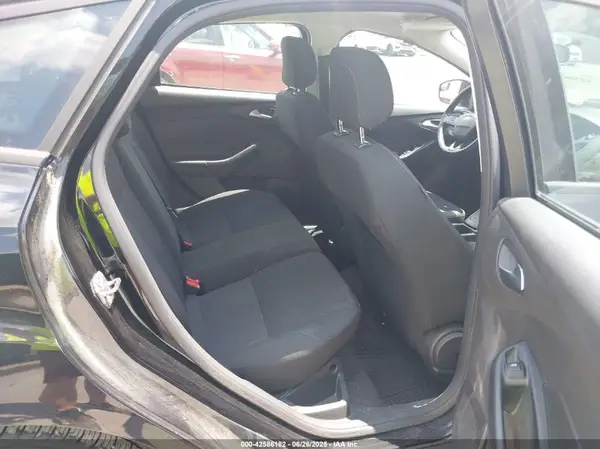 1FADP3K24JL257956 2018 FORD FOCUS - Image 8