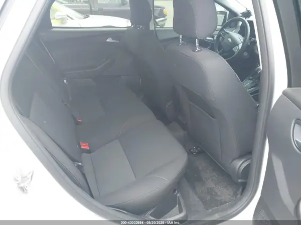 1FADP3K24JL261473 2018 FORD FOCUS - Image 8