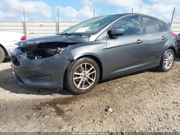 1FADP3K24JL265894 2018 FORD FOCUS - Image 2