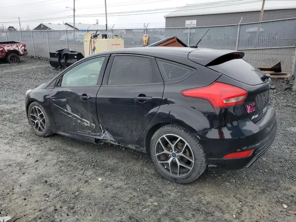 1FADP3K24JL305780 2018 FORD FOCUS - Image 2
