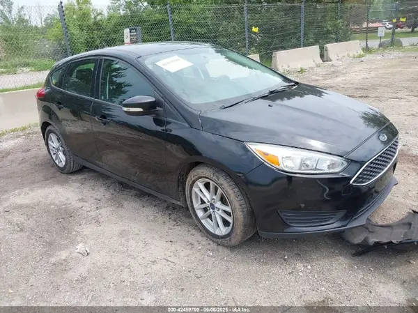 1FADP3K24JL309621 2018 FORD FOCUS - Image 1