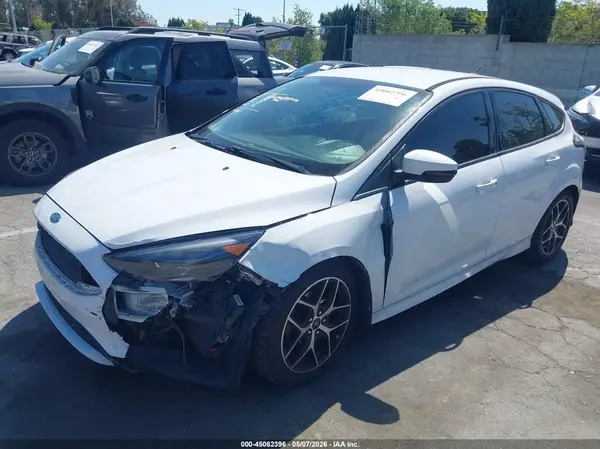 1FADP3K25GL212808 2016 FORD FOCUS - Image 2