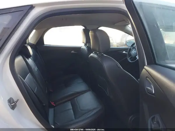 1FADP3K25GL258736 2016 FORD FOCUS - Image 8