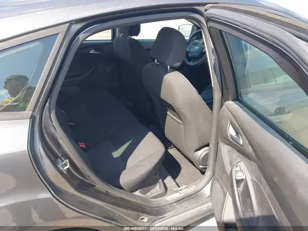 1FADP3K25GL265816 2016 FORD FOCUS - Image 8