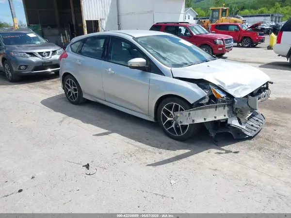 1FADP3K25GL266254 2016 FORD FOCUS - Image 1