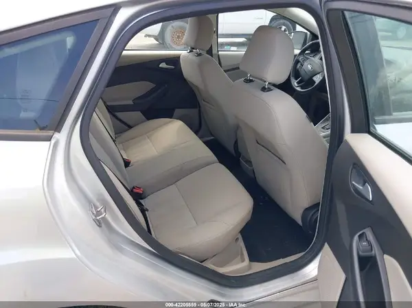 1FADP3K25GL266254 2016 FORD FOCUS - Image 8