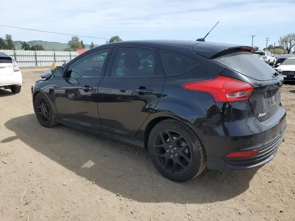 1FADP3K25GL277562 2016 FORD FOCUS - Image 2