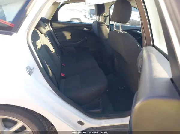 1FADP3K25GL281806 2016 FORD FOCUS - Image 8