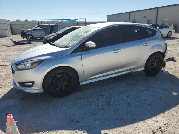 1FADP3K25GL287606 2016 FORD FOCUS - Image 1