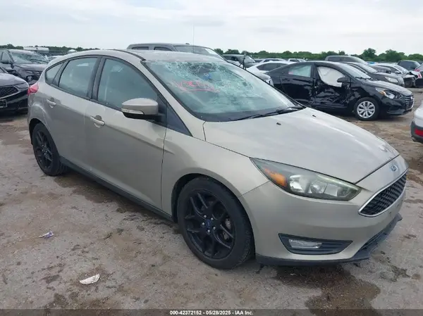 1FADP3K25GL318966 2016 FORD FOCUS - Image 1