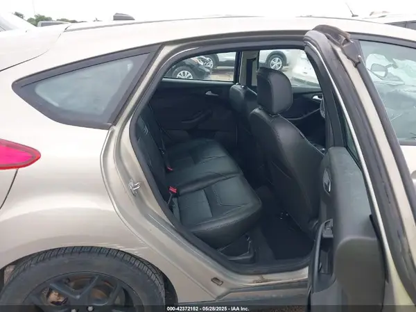 1FADP3K25GL318966 2016 FORD FOCUS - Image 8