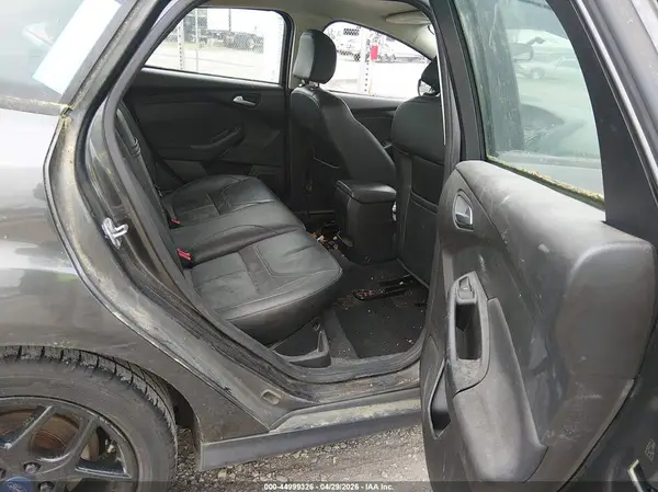 1FADP3K25GL332902 2016 FORD FOCUS - Image 8
