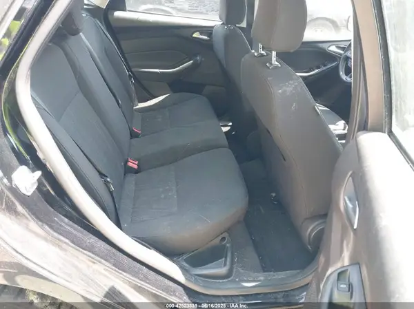 1FADP3K25GL375443 2016 FORD FOCUS - Image 8