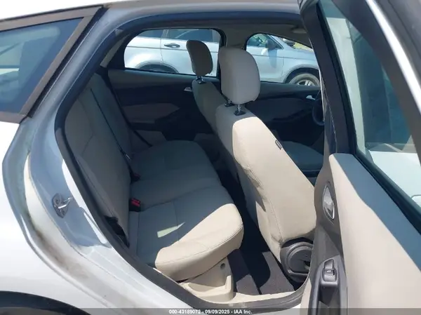 1FADP3K25GL385499 2016 FORD FOCUS - Image 8