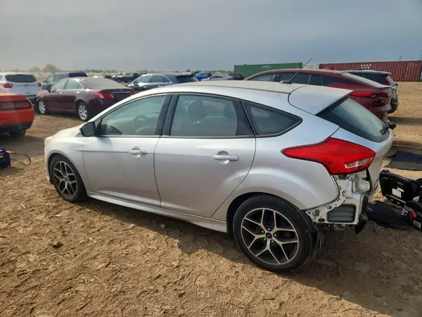 1FADP3K25GL403077 2016 FORD FOCUS - Image 2