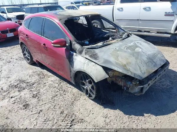 1FADP3K25HL200577 2017 FORD FOCUS - Image 1