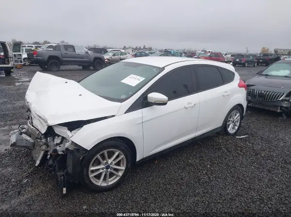 1FADP3K25HL217458 2017 FORD FOCUS - Image 2