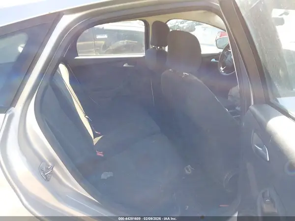 1FADP3K25HL224037 2017 FORD FOCUS - Image 8