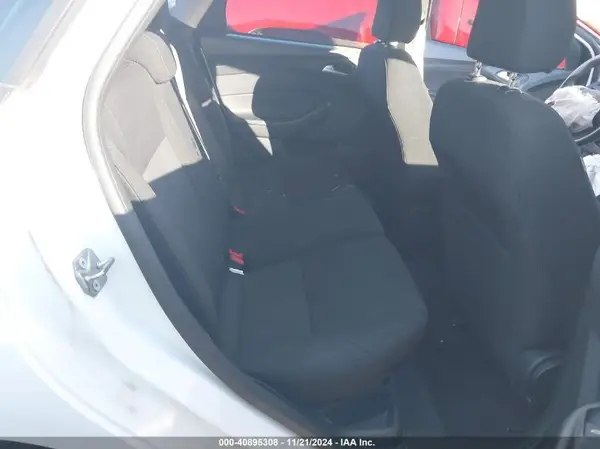 1FADP3K25HL231635 2017 FORD FOCUS - Image 8