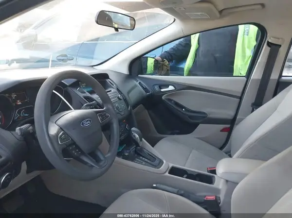 1FADP3K25HL232056 2017 FORD FOCUS - Image 8