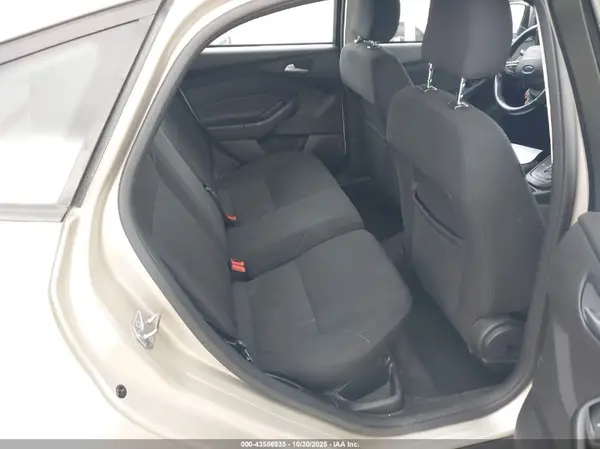 1FADP3K25HL235782 2017 FORD FOCUS - Image 8