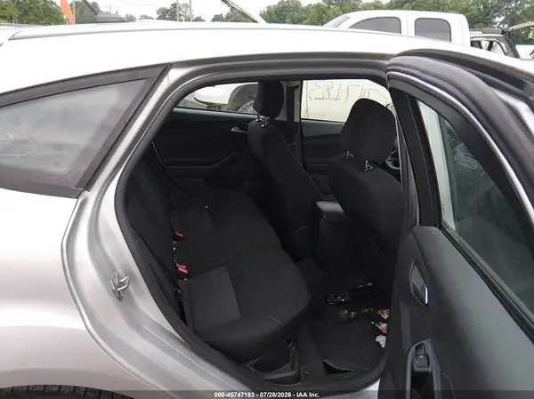 1FADP3K25HL246183 2017 FORD FOCUS - Image 8