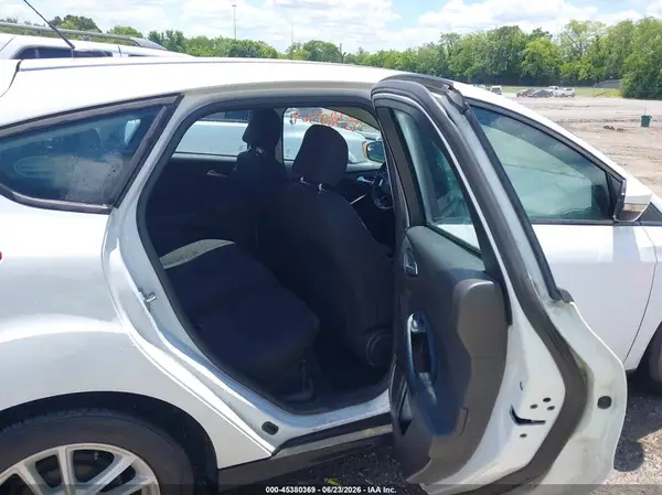 1FADP3K25HL267387 2017 FORD FOCUS - Image 8