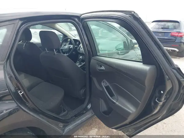 1FADP3K25HL267776 2017 FORD FOCUS - Image 8