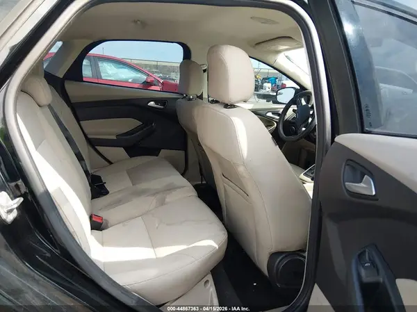 1FADP3K25HL272766 2017 FORD FOCUS - Image 8