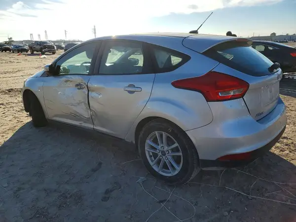 1FADP3K25HL286201 2017 FORD FOCUS - Image 2
