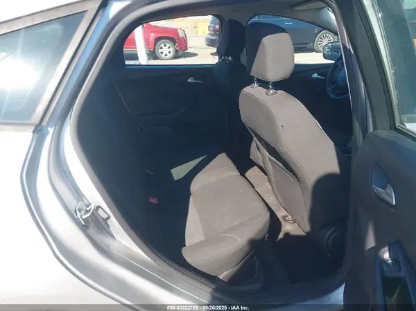 1FADP3K25HL286456 2017 FORD FOCUS - Image 8