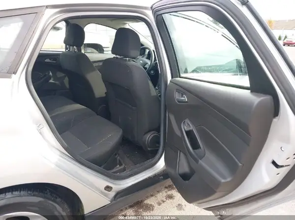 1FADP3K25HL290782 2017 FORD FOCUS - Image 8