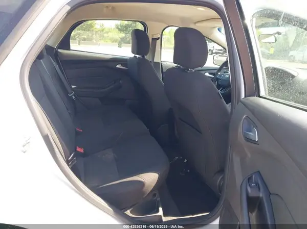 1FADP3K25HL293228 2017 FORD FOCUS - Image 8