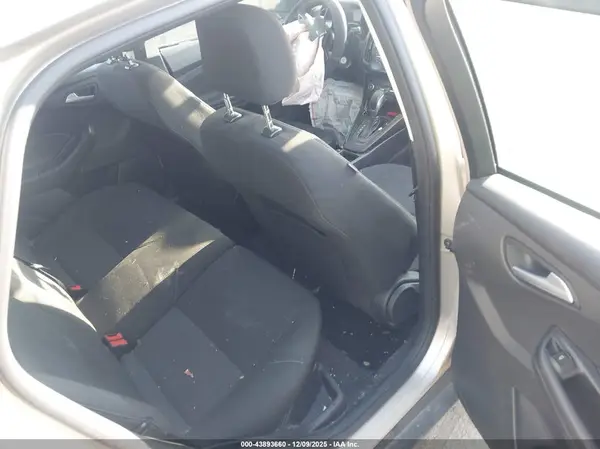 1FADP3K25HL298106 2017 FORD FOCUS - Image 8