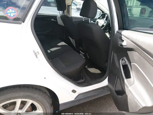 1FADP3K25HL333100 2017 FORD FOCUS - Image 8