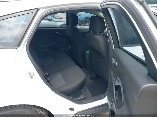 1FADP3K25HL336272 2017 FORD FOCUS - Image 8