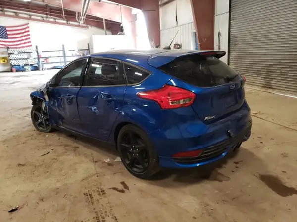 1FADP3K25JL216123 2018 FORD FOCUS - Image 2