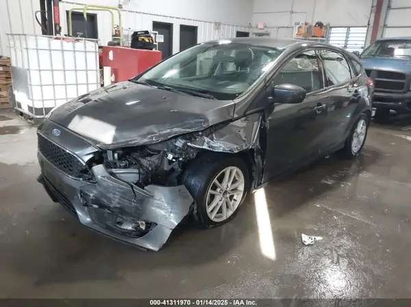 1FADP3K25JL216946 2018 FORD FOCUS - Image 2