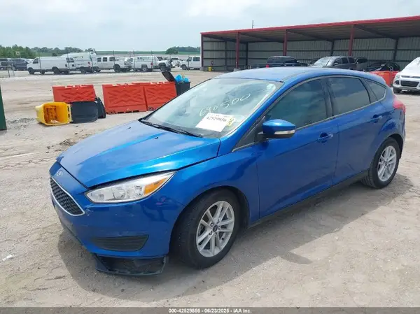 1FADP3K25JL236887 2018 FORD FOCUS - Image 2