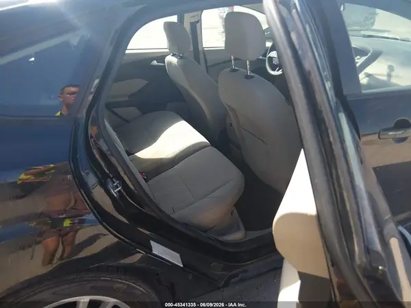 1FADP3K25JL242169 2018 FORD FOCUS - Image 8