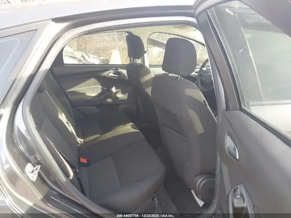 1FADP3K25JL243452 2018 FORD FOCUS - Image 8
