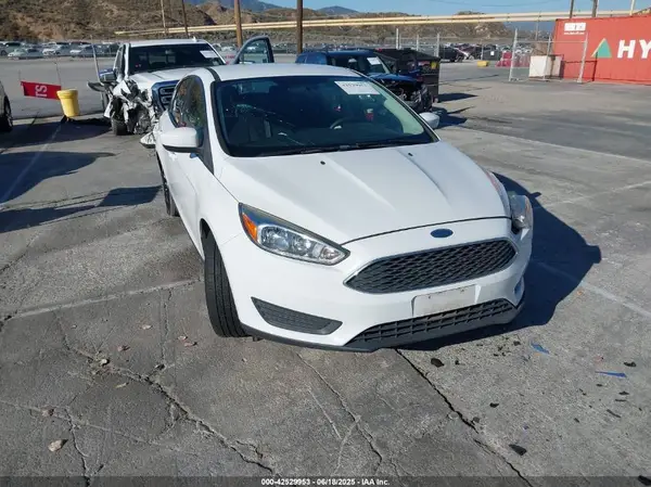 1FADP3K25JL245069 2018 FORD FOCUS - Image 1