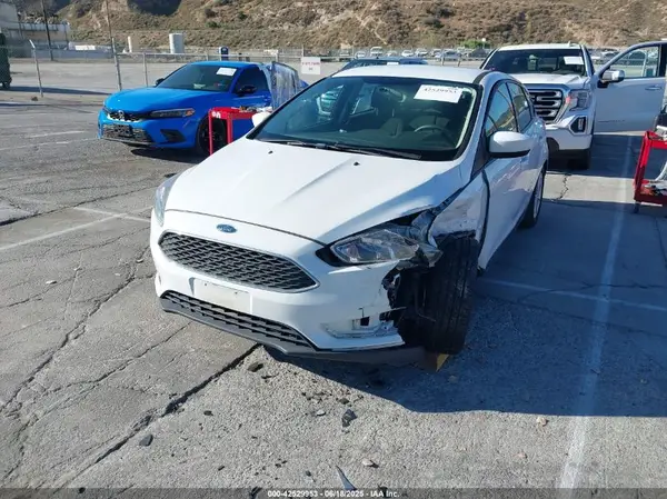 1FADP3K25JL245069 2018 FORD FOCUS - Image 2