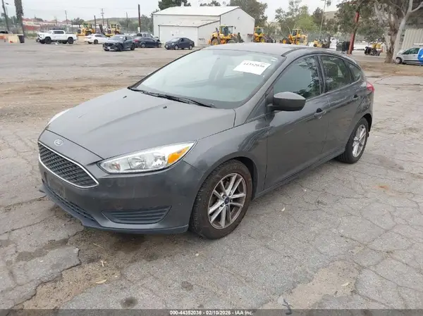 1FADP3K25JL251051 2018 FORD FOCUS - Image 2