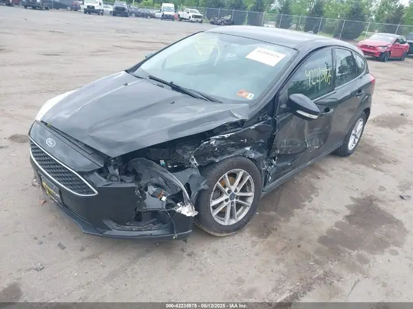 1FADP3K25JL266648 2018 FORD FOCUS - Image 2